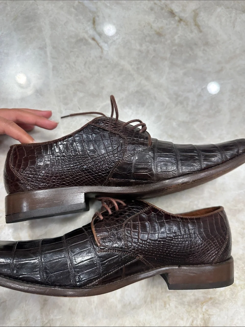 Men's Brown Croc-Embossed Leather Dress Shoes